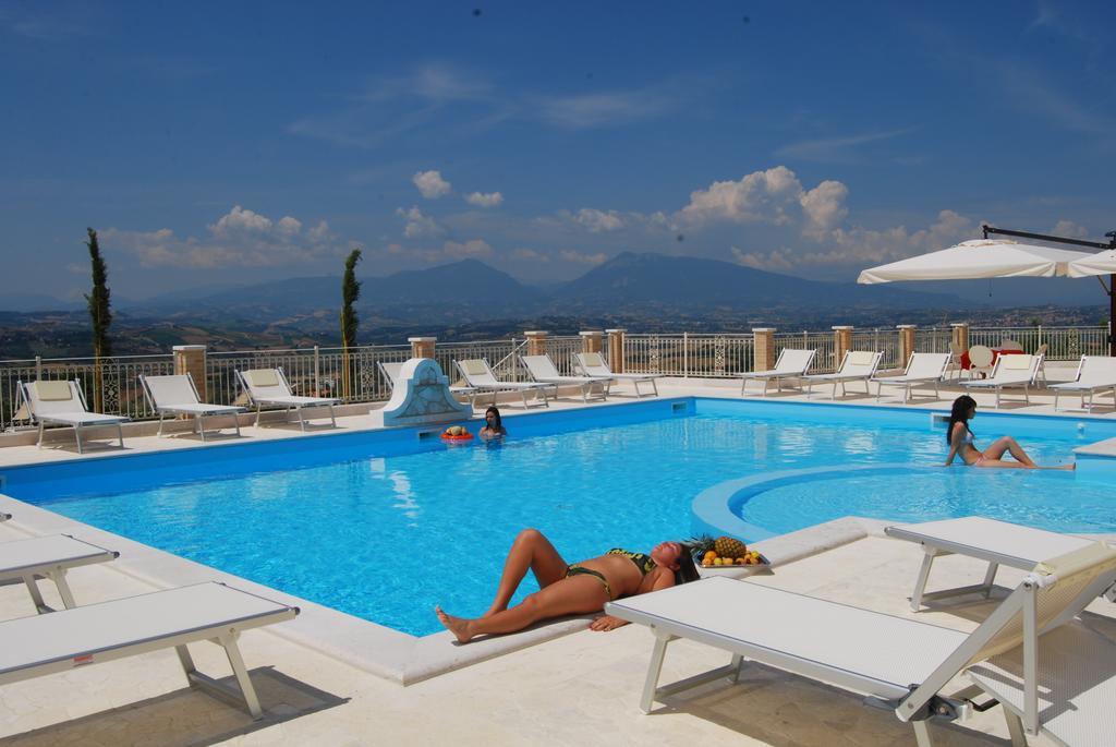 Incantea Resort Tortoreto Exteriör bild