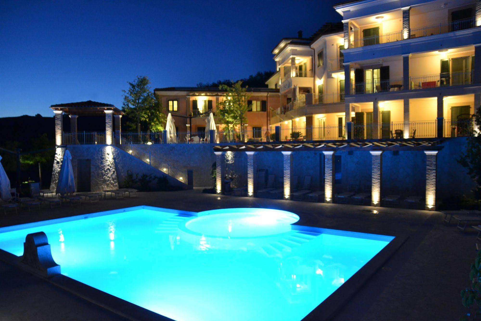 Incantea Resort Tortoreto Exteriör bild